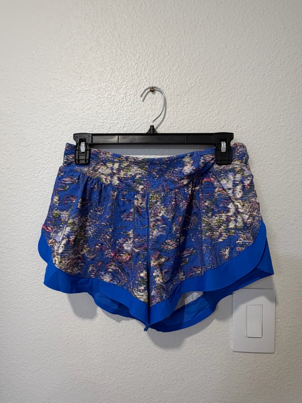 Lululemon patterned athletic shorts